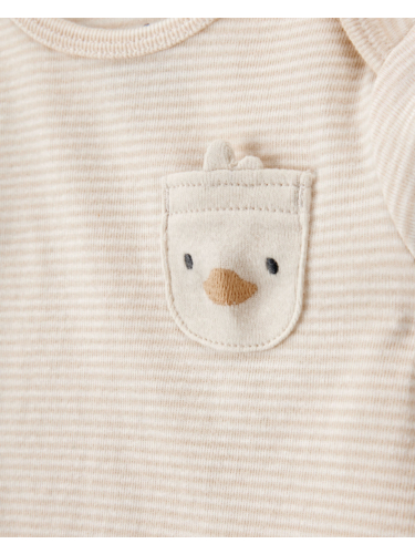 חליפת 4 חלקים כוללת כובע וגרביים בג'