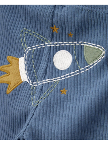 זוג בגדי גוף ומכנס טיל