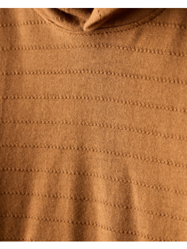 קפוצ'ון מרקם פסים חום